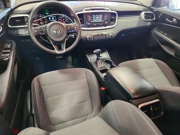 5XYPG4A3XHG252631 2017 KIA SORENTO - Image 8