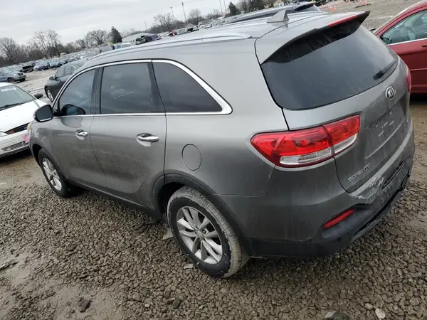 5XYPG4A3XHG254637 2017 KIA SORENTO - Image 2