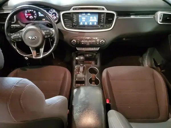 5XYPG4A3XHG257599 2017 KIA SORENTO - Image 8