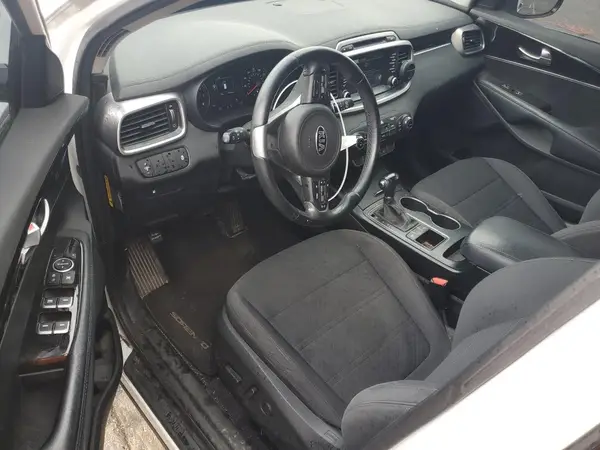 5XYPG4A3XHG258574 2017 KIA SORENTO - Image 8