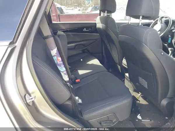 5XYPG4A3XHG260440 2017 KIA SORENTO - Image 8