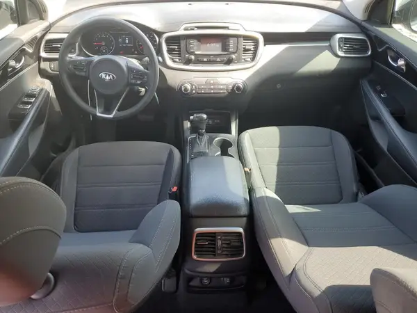 5XYPG4A3XHG262205 2017 KIA SORENTO - Image 8
