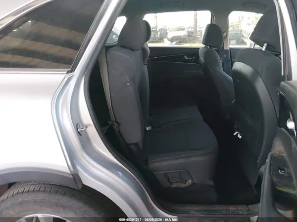 5XYPG4A3XHG262236 2017 KIA SORENTO - Image 8