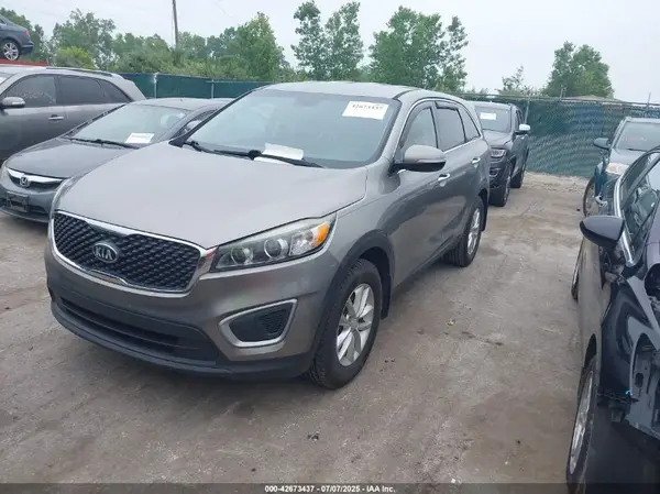 5XYPG4A3XHG263967 2017 KIA SORENTO - Image 2