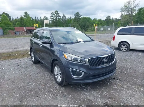5XYPG4A3XHG264438 2017 KIA SORENTO - Image 1
