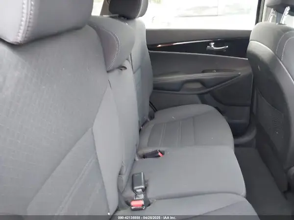 5XYPG4A3XHG264438 2017 KIA SORENTO - Image 8