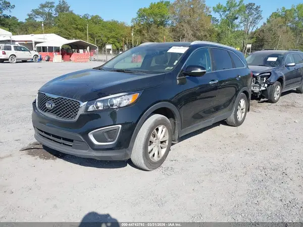 5XYPG4A3XHG266075 2017 KIA SORENTO - Image 2