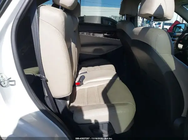 5XYPG4A3XHG266240 2017 KIA SORENTO - Image 8