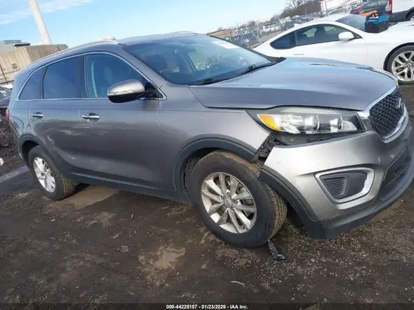 5XYPG4A3XHG281854 2017 KIA SORENTO - Image 1