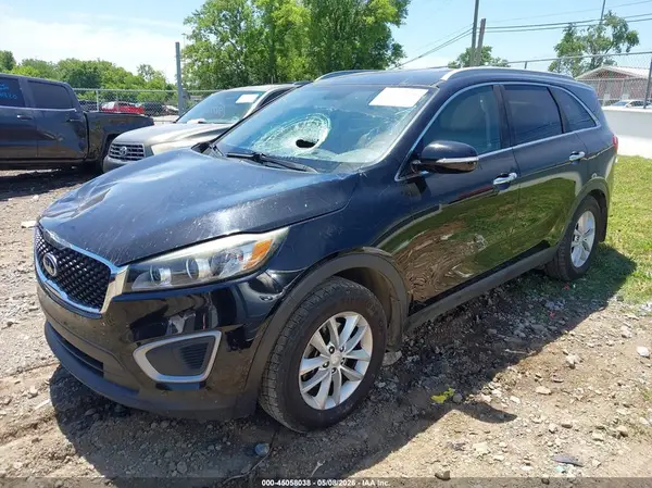 5XYPG4A3XHG285581 2017 KIA SORENTO - Image 2