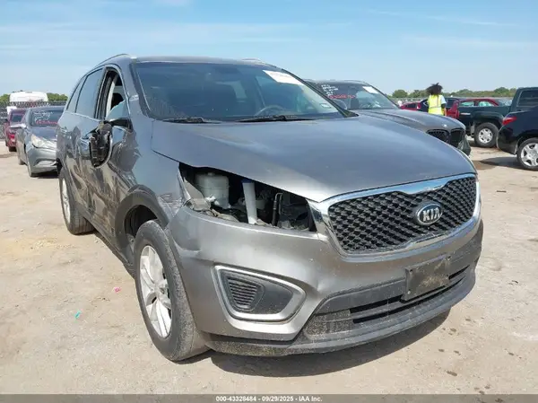 5XYPG4A3XHG287038 2017 KIA SORENTO - Image 1