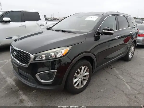 5XYPG4A3XHG290005 2017 KIA SORENTO - Image 2