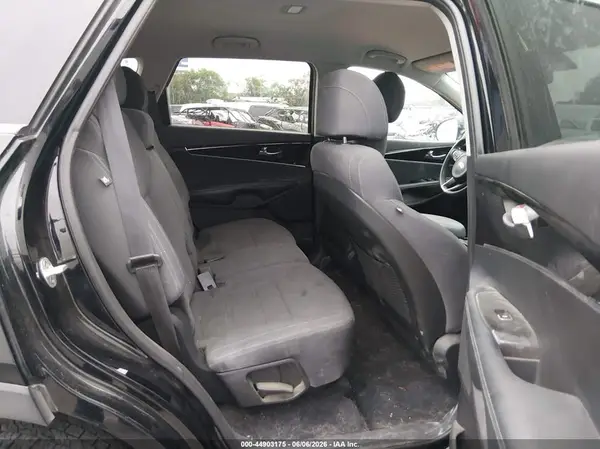 5XYPG4A3XHG290005 2017 KIA SORENTO - Image 8