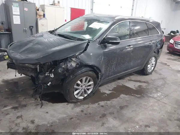 5XYPG4A3XHG298122 2017 KIA SORENTO - Image 2
