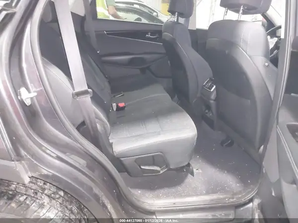 5XYPG4A3XHG298122 2017 KIA SORENTO - Image 8