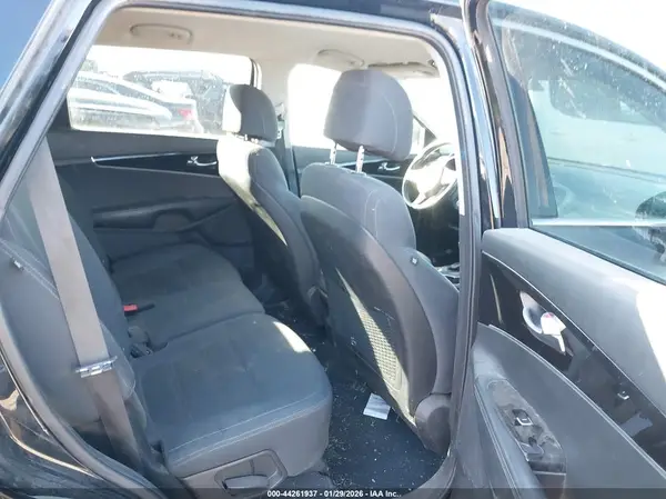 5XYPG4A3XHG301746 2017 KIA SORENTO - Image 8