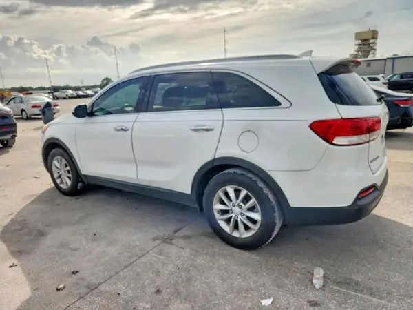 5XYPG4A3XHG321947 2017 KIA SORENTO - Image 2