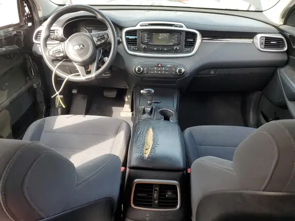 5XYPG4A3XHG330910 2017 KIA SORENTO - Image 8