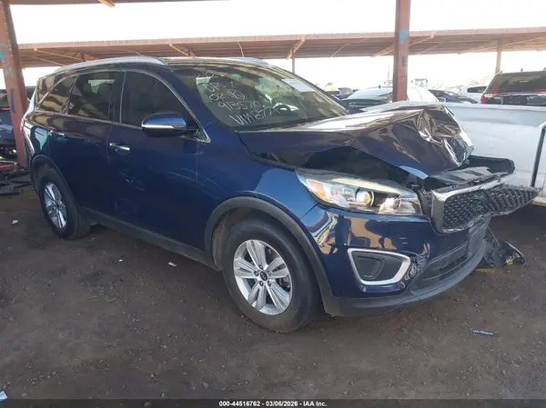 5XYPG4A3XJG338771 2018 KIA SORENTO - Image 1
