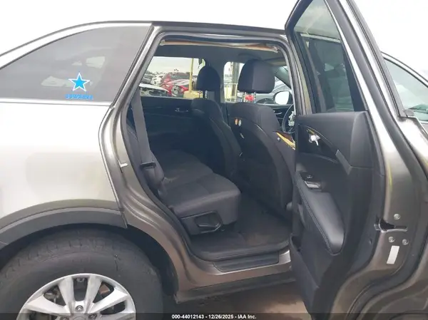 5XYPG4A3XJG339046 2018 KIA SORENTO - Image 8