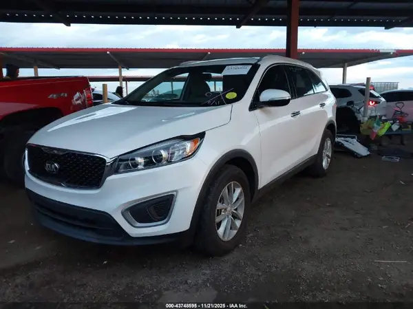 5XYPG4A3XJG339189 2018 KIA SORENTO - Image 2