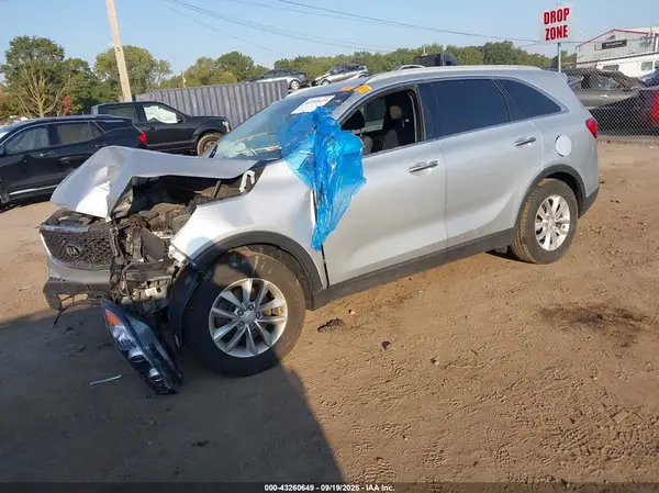 5XYPG4A3XJG339483 2018 KIA SORENTO - Image 2