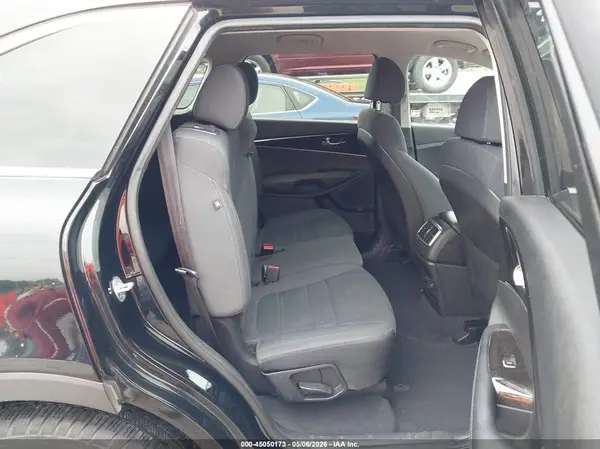 5XYPG4A3XJG341489 2018 KIA SORENTO - Image 8