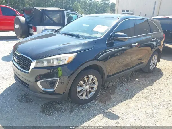 5XYPG4A3XJG341959 2018 KIA SORENTO - Image 2