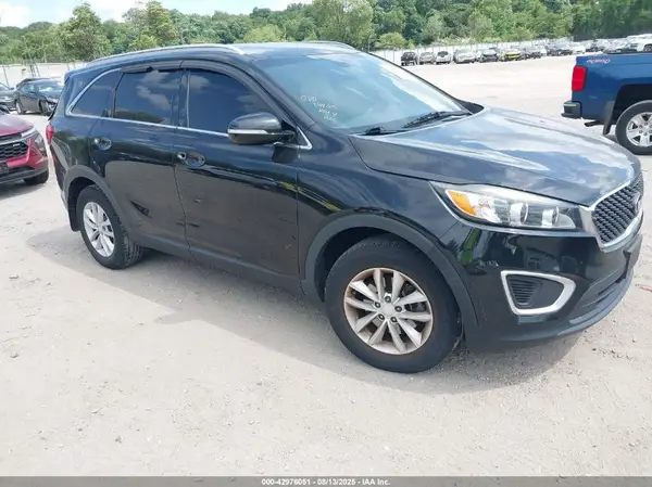 5XYPG4A3XJG346112 2018 KIA SORENTO - Image 1