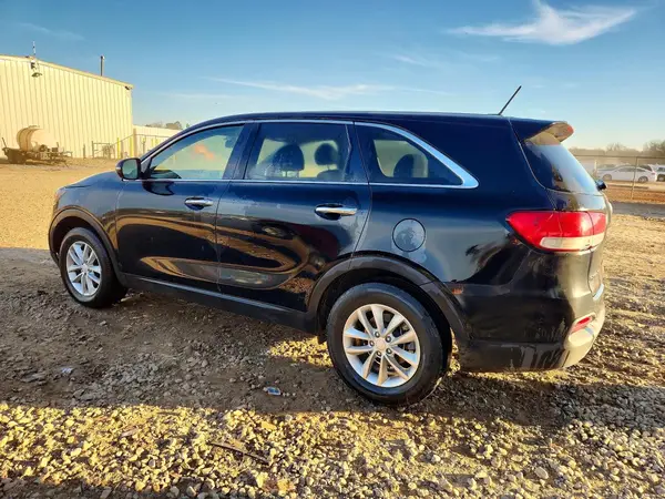 5XYPG4A3XJG358700 2018 KIA SORENTO - Image 2