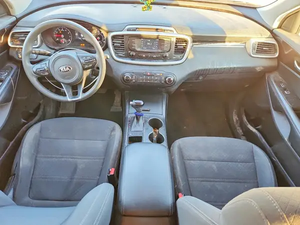 5XYPG4A3XJG358700 2018 KIA SORENTO - Image 8