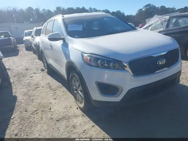 5XYPG4A3XJG368899 2018 KIA SORENTO - Image 1