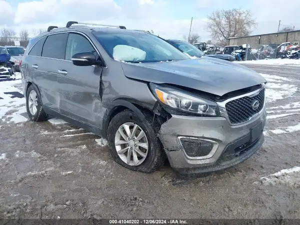 5XYPG4A3XJG371429 2018 KIA SORENTO - Image 1