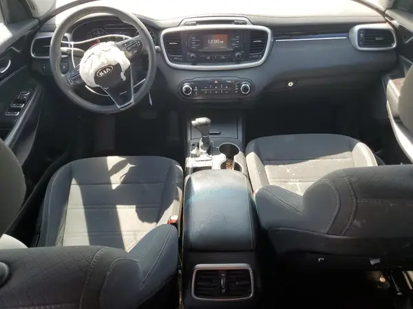 5XYPG4A3XJG382950 2018 KIA SORENTO - Image 8