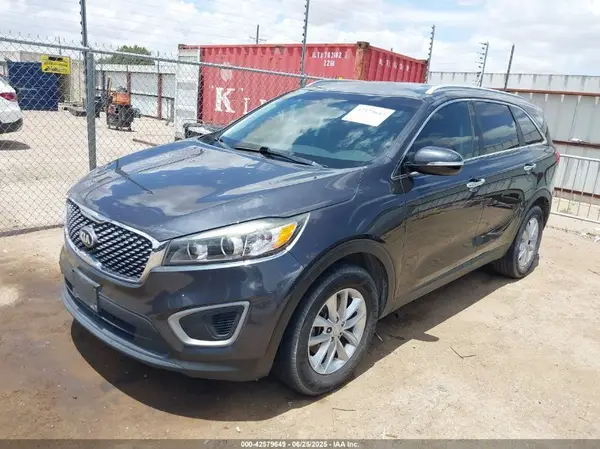 5XYPG4A3XJG382978 2018 KIA SORENTO - Image 2