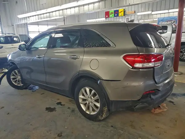 5XYPG4A3XJG392362 2018 KIA SORENTO - Image 2
