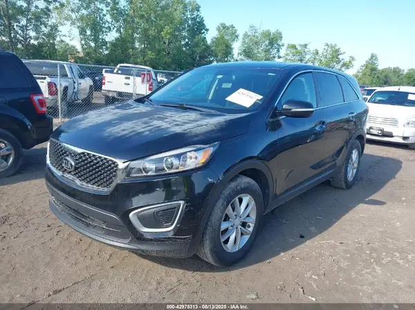 5XYPG4A3XJG392894 2018 KIA SORENTO - Image 2