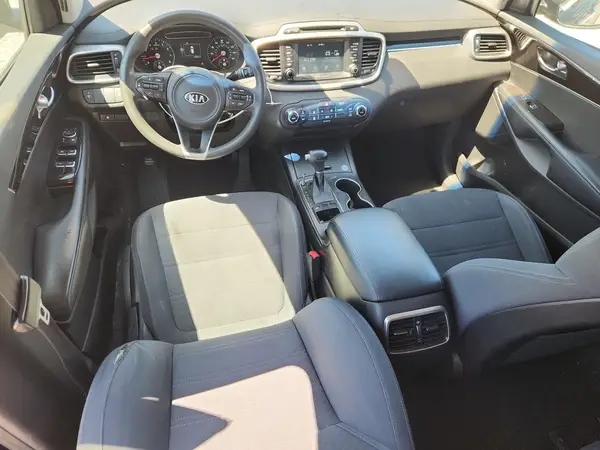 5XYPG4A3XJG395651 2018 KIA SORENTO - Image 8