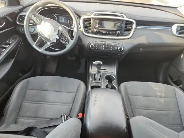 5XYPG4A3XJG399585 2018 KIA SORENTO - Image 8