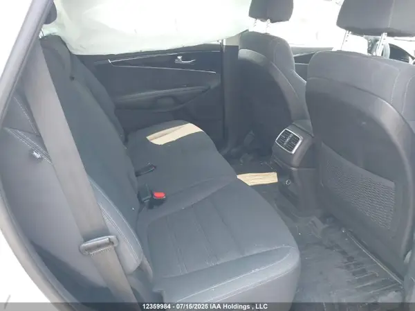 5XYPG4A3XJG400735 2018 KIA SORENTO - Image 8
