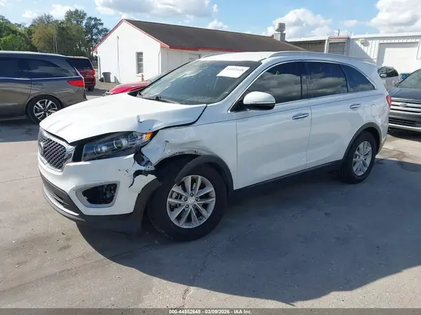 5XYPG4A3XJG401268 2018 KIA SORENTO - Image 2