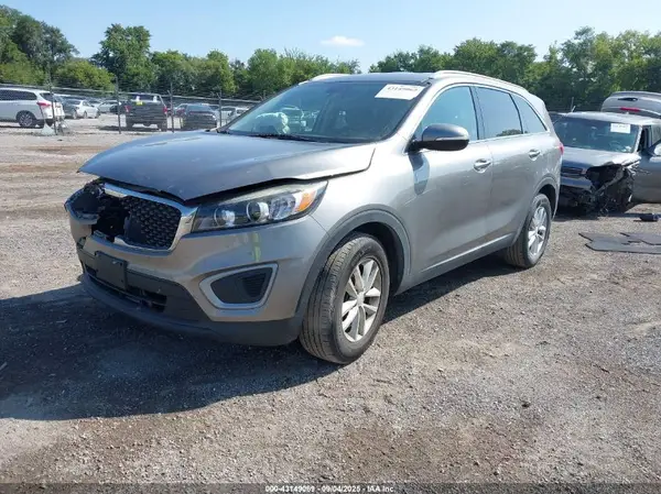 5XYPG4A3XJG401741 2018 KIA SORENTO - Image 2