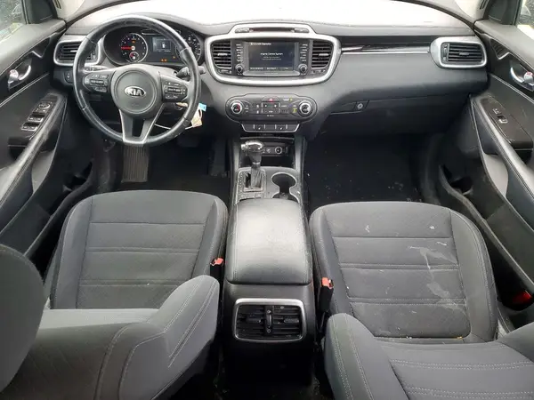 5XYPG4A3XJG408611 2018 KIA SORENTO - Image 8