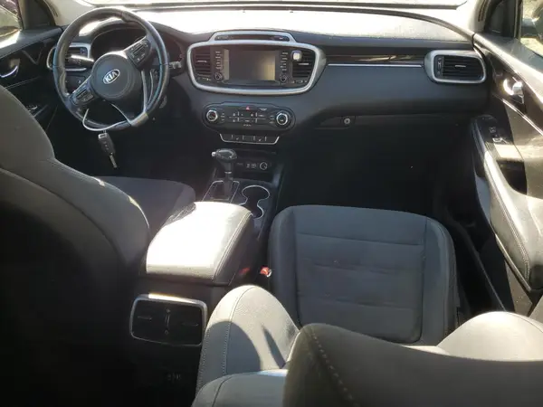 5XYPG4A3XJG417163 2018 KIA SORENTO - Image 8