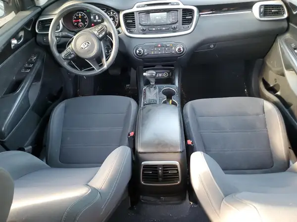 5XYPG4A3XJG417437 2018 KIA SORENTO - Image 8