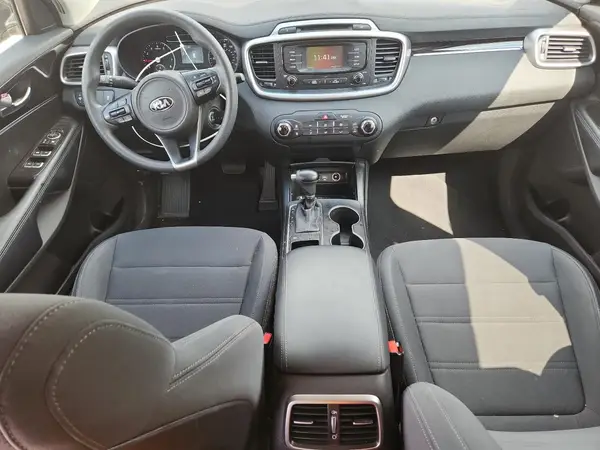 5XYPG4A3XJG417471 2018 KIA SORENTO - Image 8