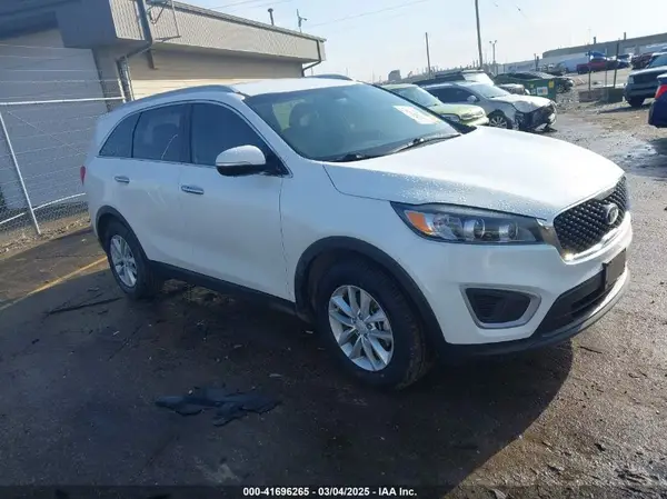 5XYPG4A3XJG419446 2018 KIA SORENTO - Image 1