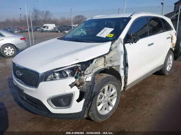5XYPG4A3XJG419446 2018 KIA SORENTO - Image 2