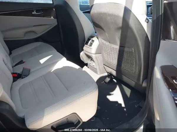 5XYPG4A3XJG419446 2018 KIA SORENTO - Image 8