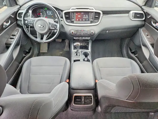 5XYPG4A3XJG420743 2018 KIA SORENTO - Image 8